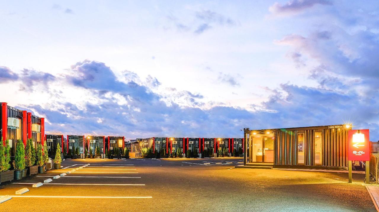Hotel R9 The Yard Ashikagafukutomi Екстериор снимка